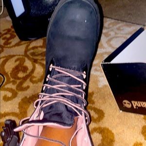 TIMBERLAND WOMEN BOOTS BRAND NEW NEVER WORN FIRM
